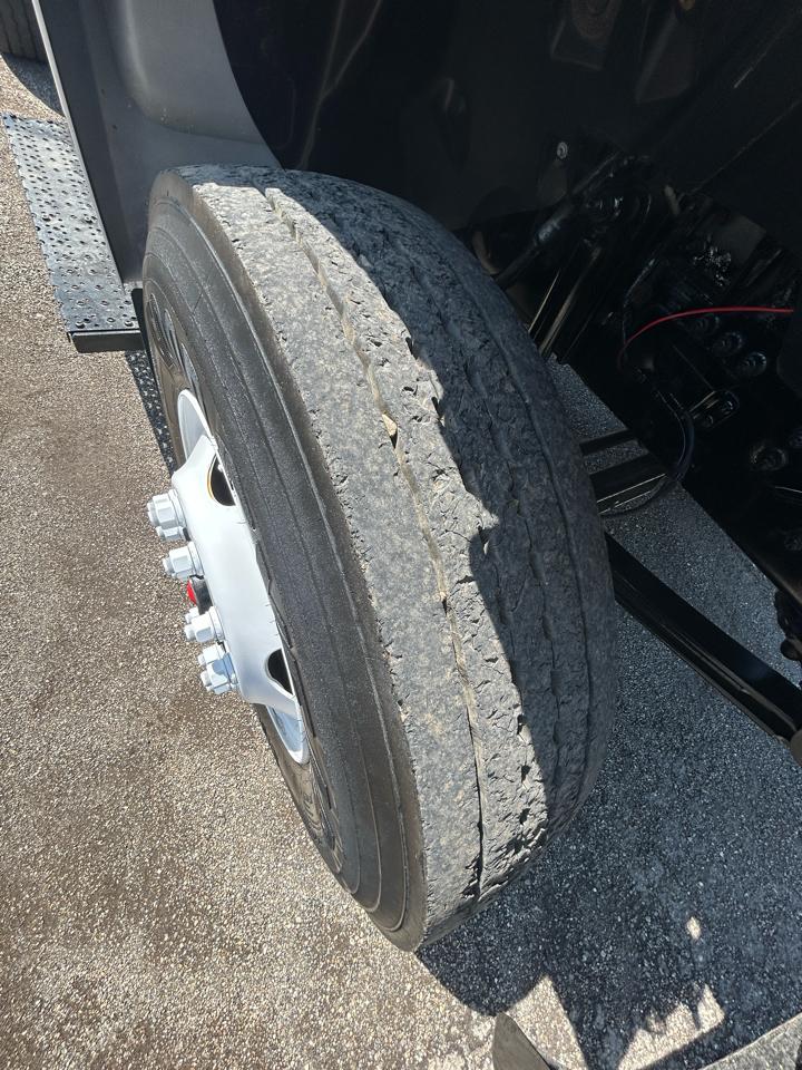 Ford Super Duty F-750 Straight Frame Gas Reg Cab 2019