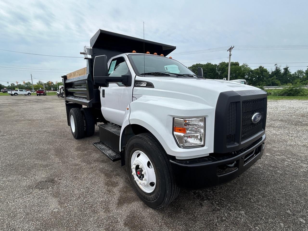 Ford Super Duty F-750 Straight Frame Gas Reg Cab 2019