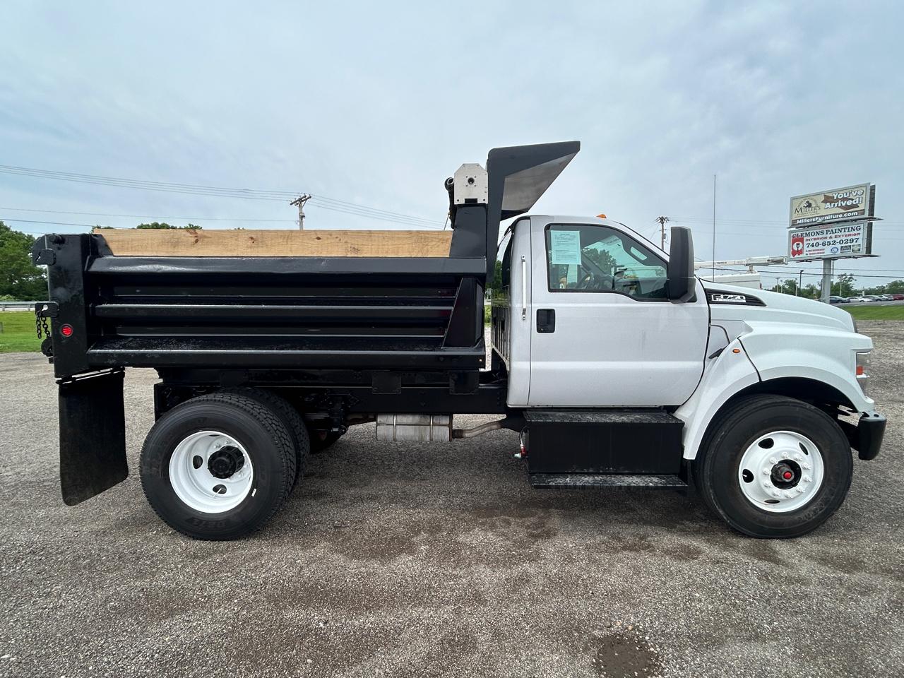 Ford Super Duty F-750 Straight Frame Gas Reg Cab 2019