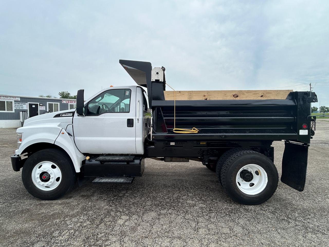 Ford Super Duty F-750 Straight Frame Gas Reg Cab 2019