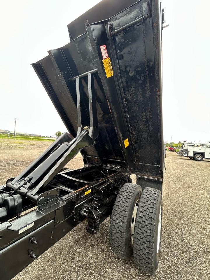 Ford Super Duty F-750 Straight Frame Gas Reg Cab 2019