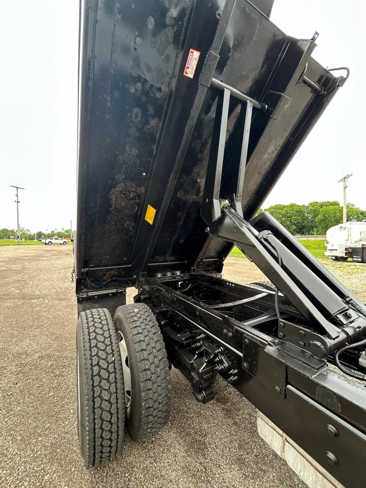 Ford Super Duty F-750 Straight Frame Gas Reg Cab 2019