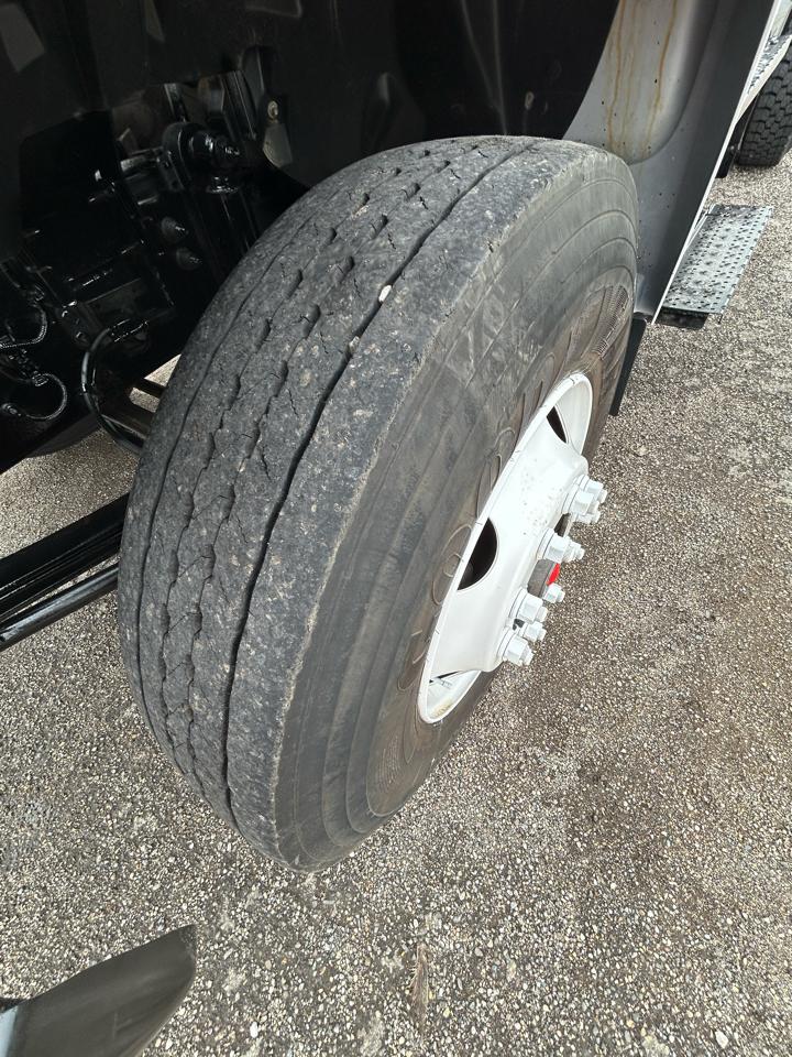 Ford Super Duty F-750 Straight Frame Gas Reg Cab 2019