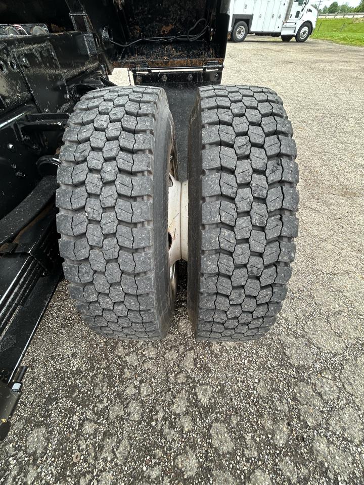 Ford Super Duty F-750 Straight Frame Gas Reg Cab 2019