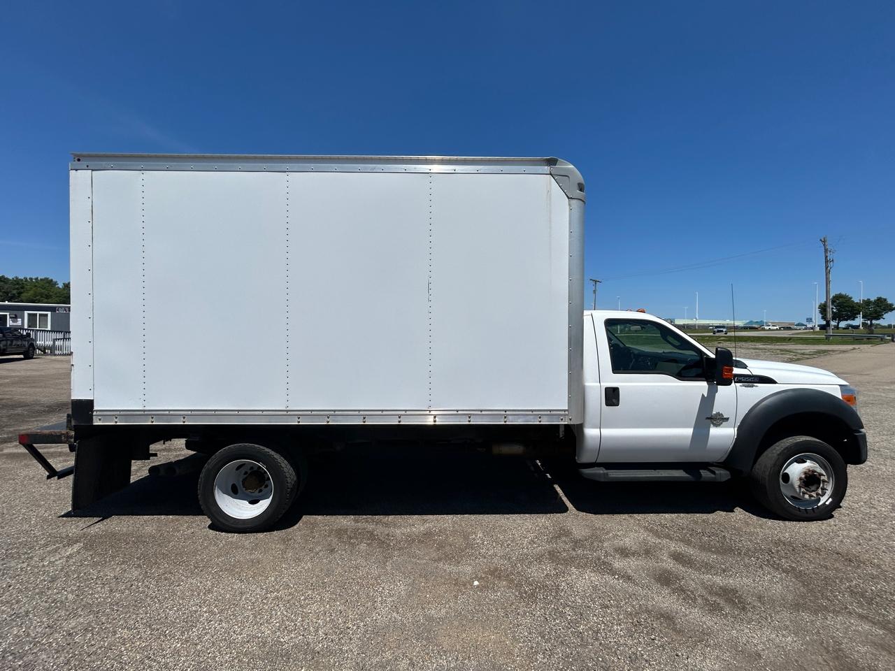 Ford Super Duty F-550 DRW 2WD Reg Cab 141" WB 60" CA XL 2016