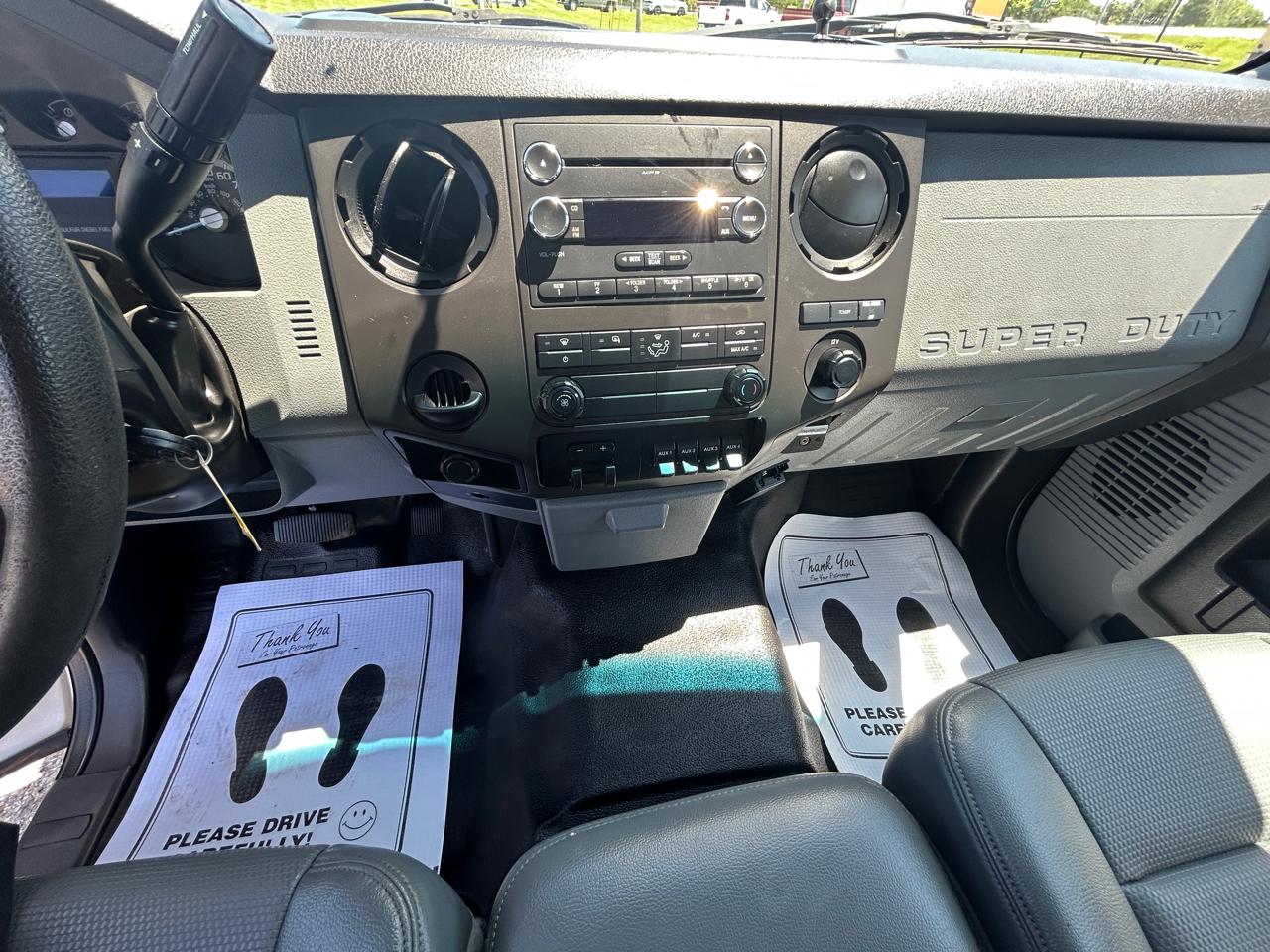 Ford Super Duty F-550 DRW 2WD Reg Cab 141" WB 60" CA XL 2016