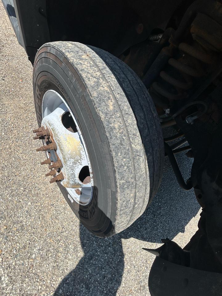 Ford Super Duty F-550 DRW 2WD Reg Cab 141" WB 60" CA XL 2016