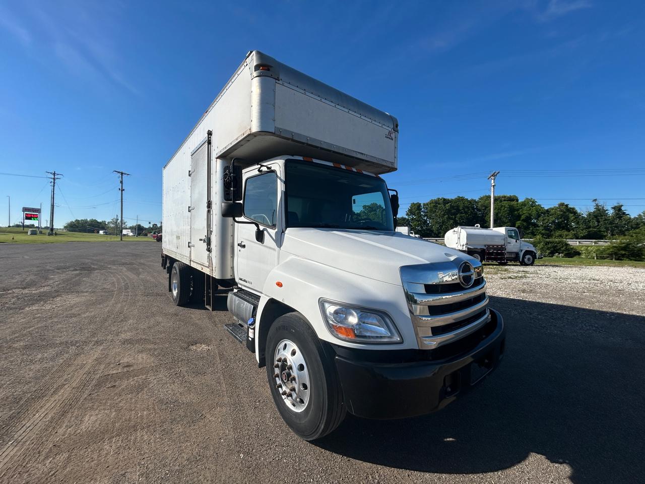 Hino 268  2016