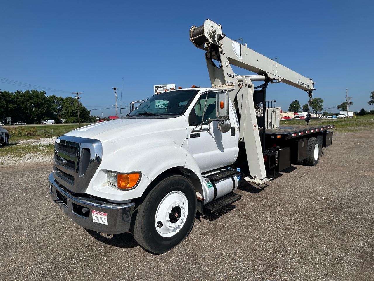2013 Ford Super Duty F-750 Straight Frame Reg Cab XL