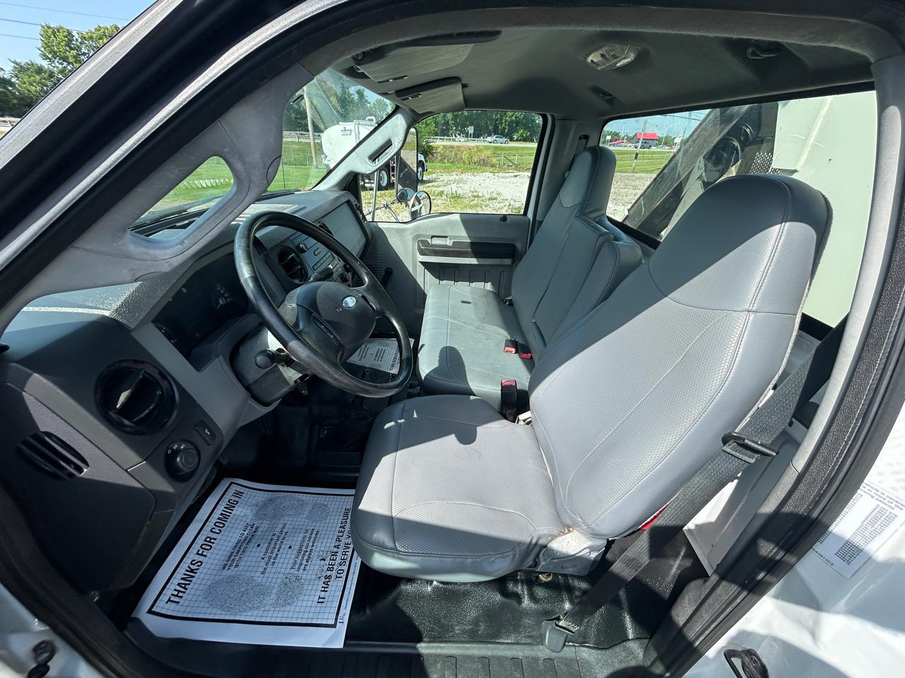 Ford Super Duty F-750 Straight Frame Reg Cab XL 2013