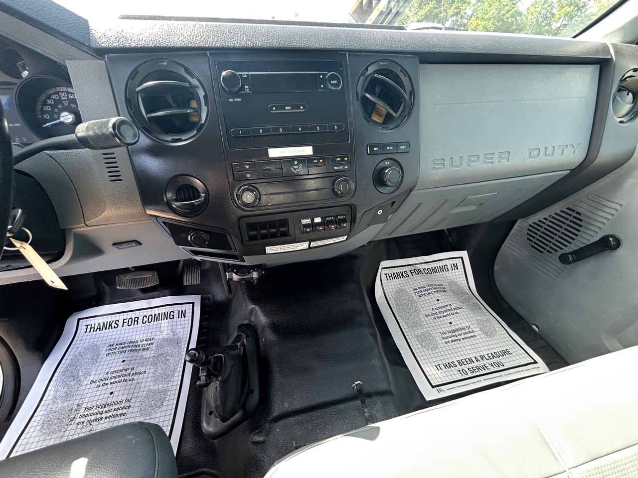 Ford Super Duty F-750 Straight Frame Reg Cab XL 2013