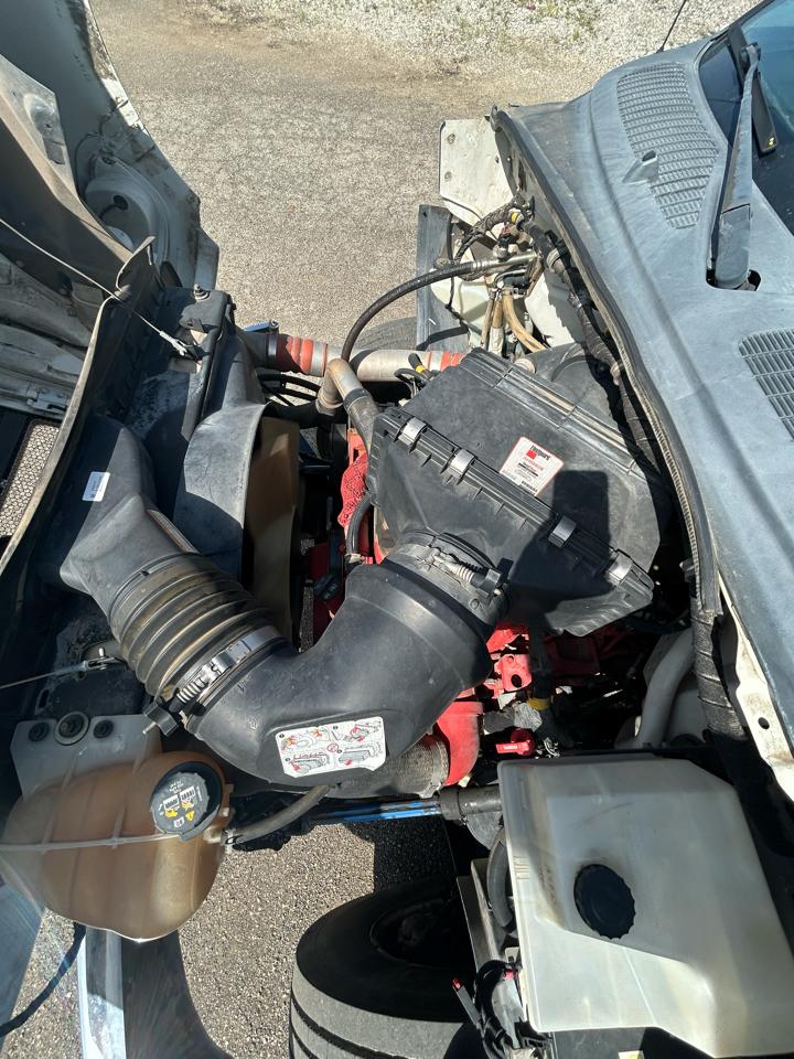 Ford Super Duty F-750 Straight Frame Reg Cab XL 2013