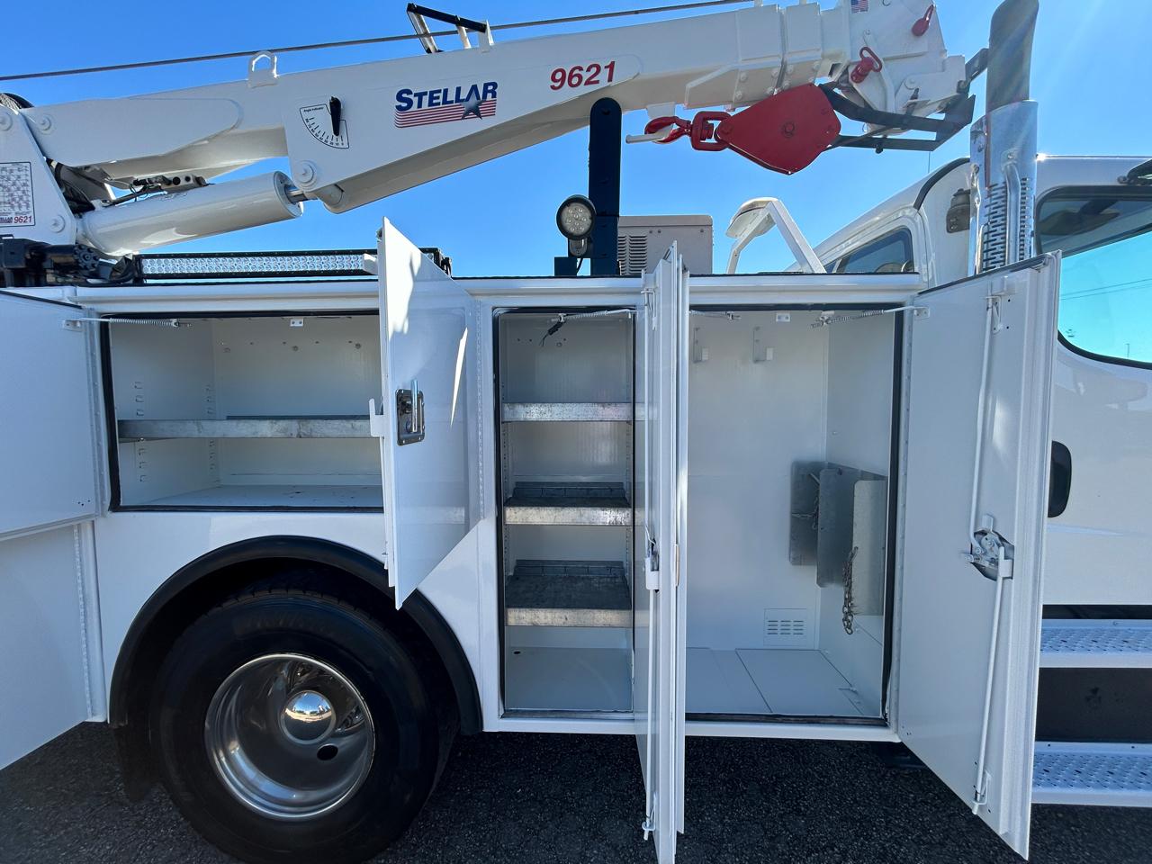 Freightliner M2  2014