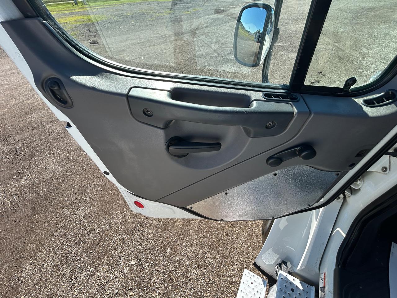 Freightliner M2  2014