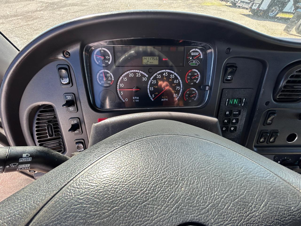 Freightliner M2  2014