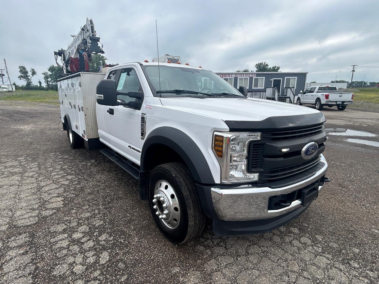 Ford Super Duty F-550 DRW XL 4WD SuperCab 168" WB 60" CA 2019