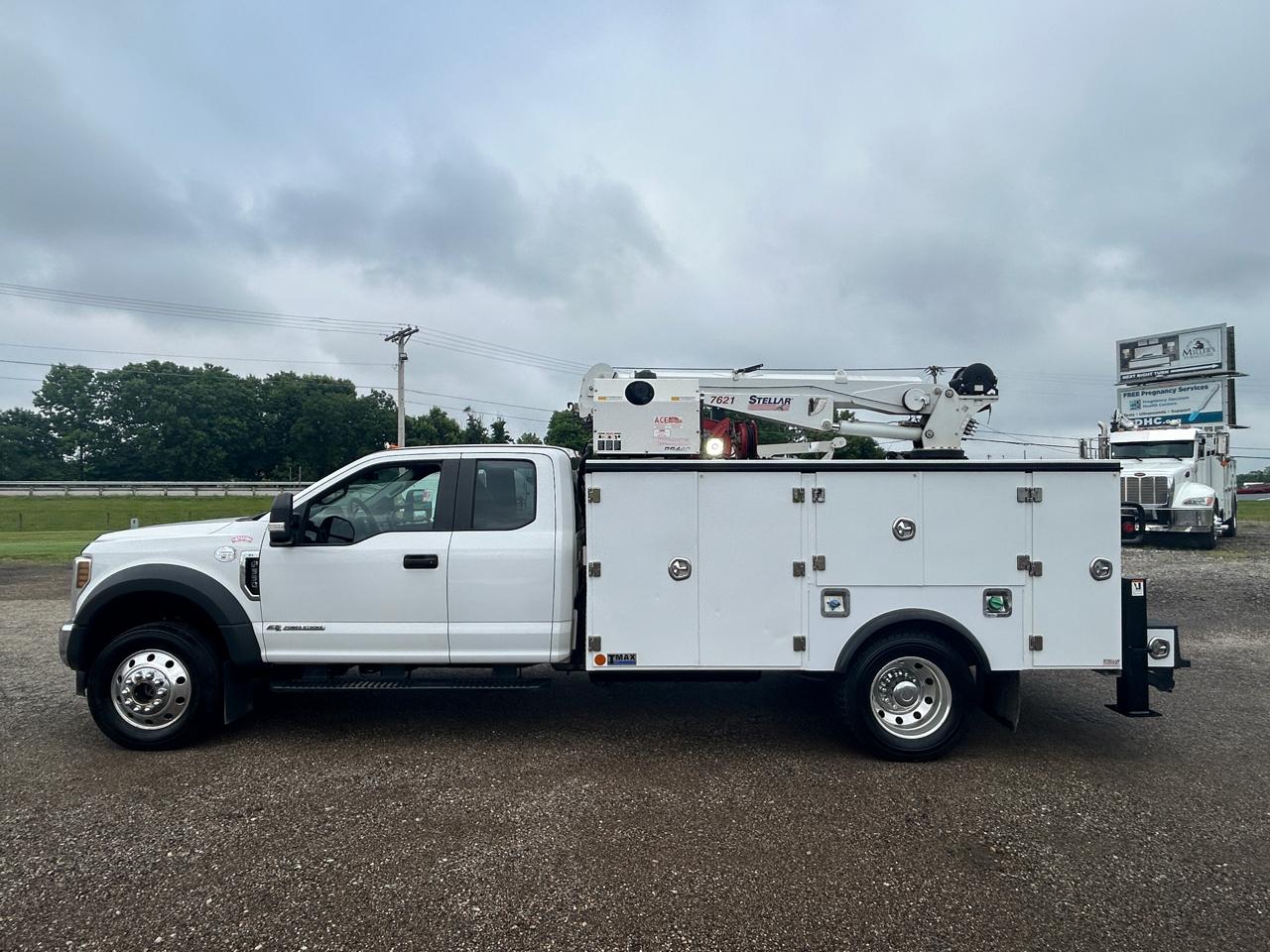 Ford Super Duty F-550 DRW XL 4WD SuperCab 168" WB 60" CA 2019