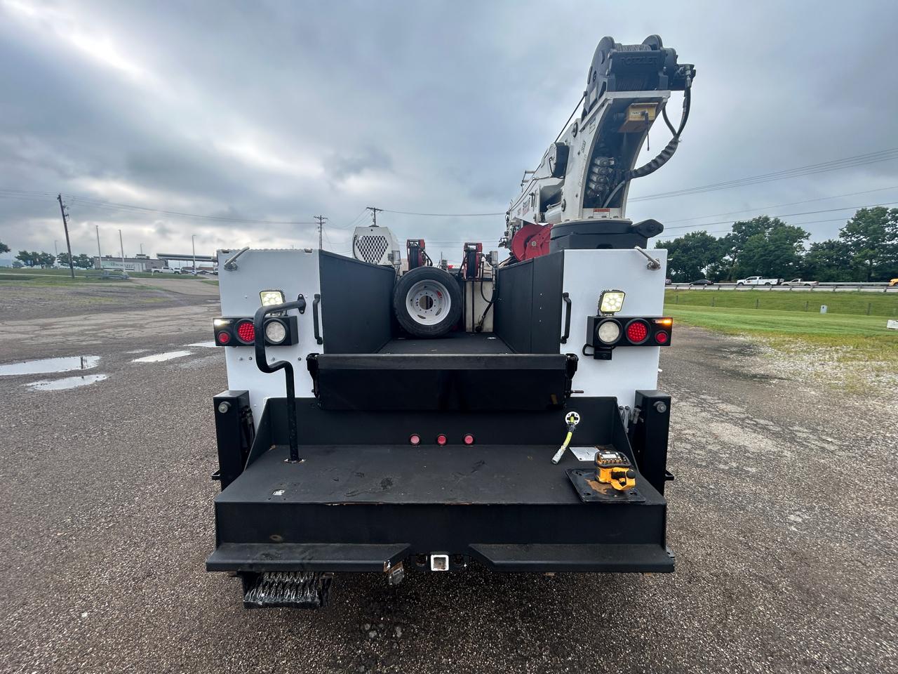 Ford Super Duty F-550 DRW XL 4WD SuperCab 168" WB 60" CA 2019