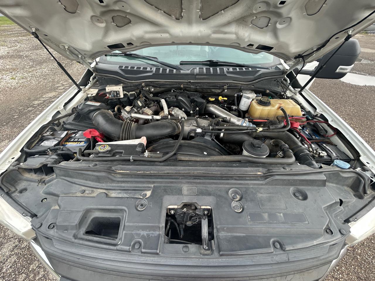 Ford Super Duty F-550 DRW XL 4WD SuperCab 168" WB 60" CA 2019