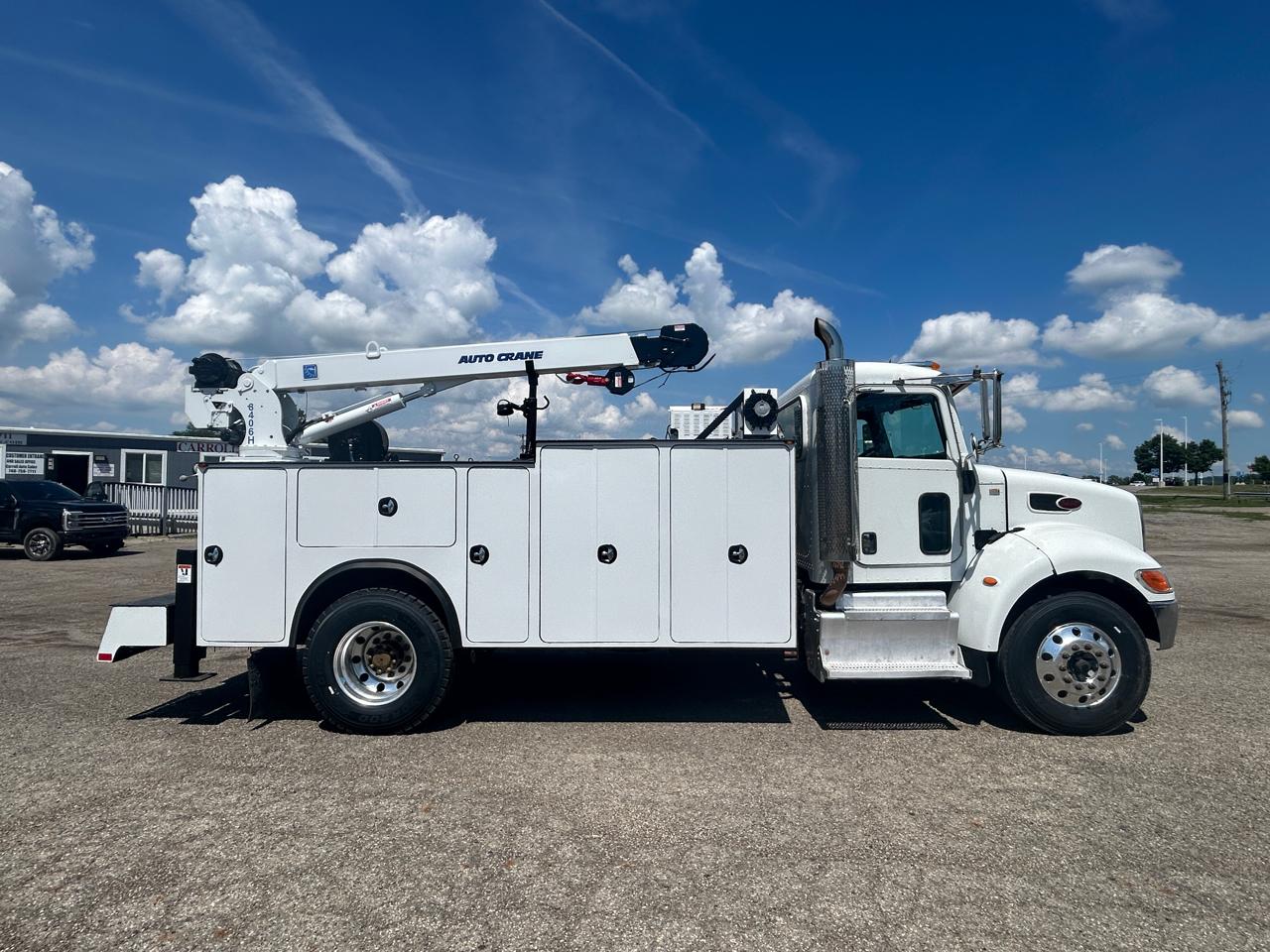 Peterbilt 337  2013