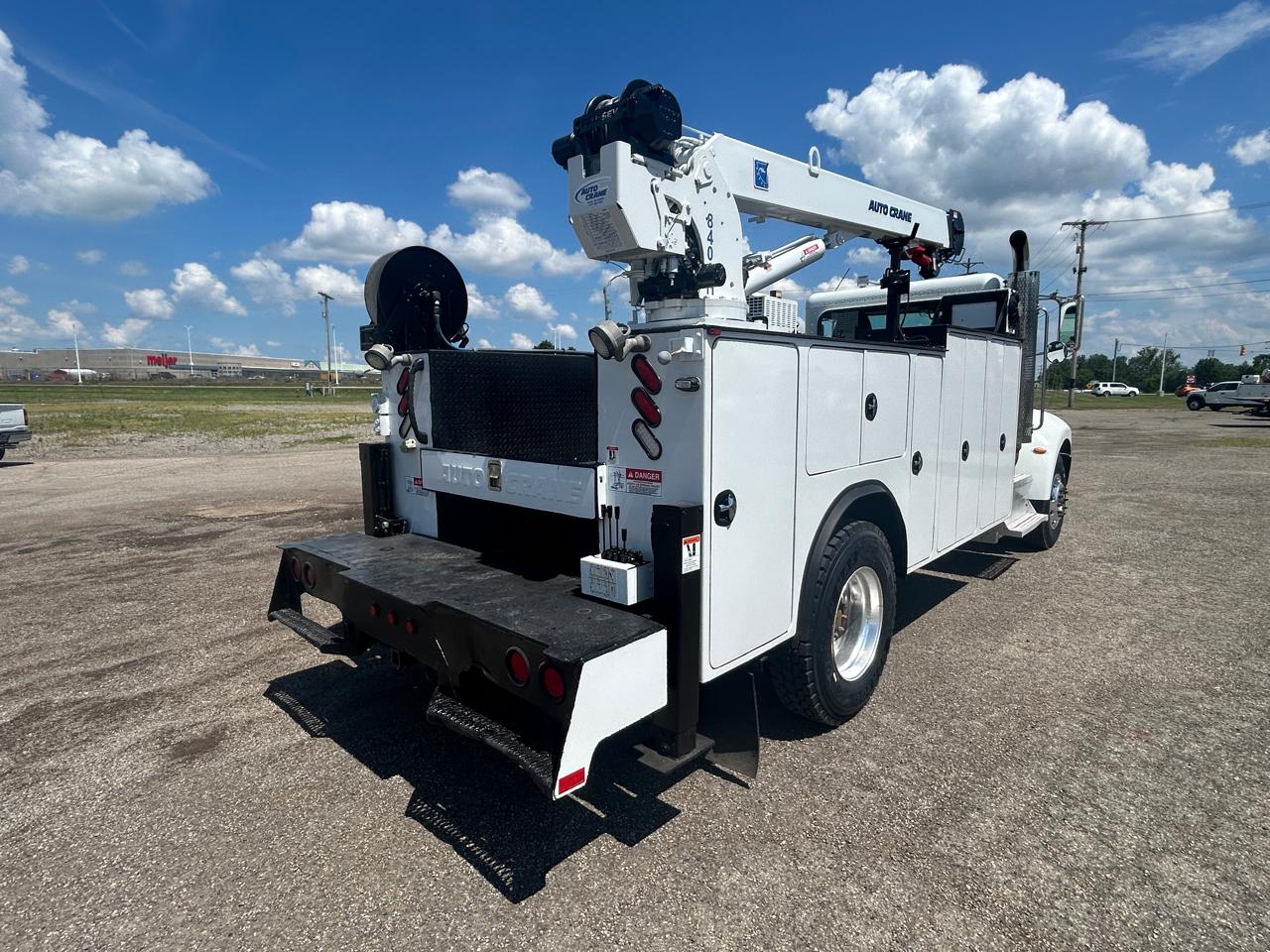 Peterbilt 337  2013