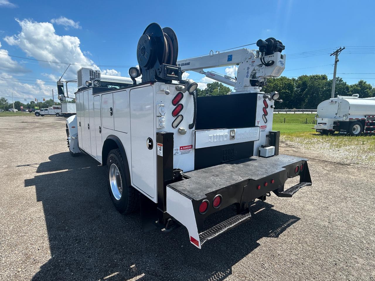 Peterbilt 337  2013