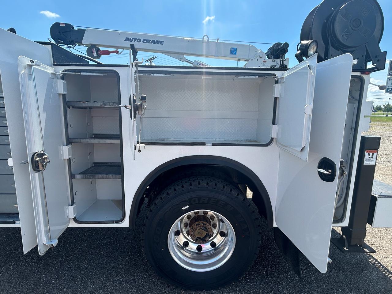 Peterbilt 337  2013