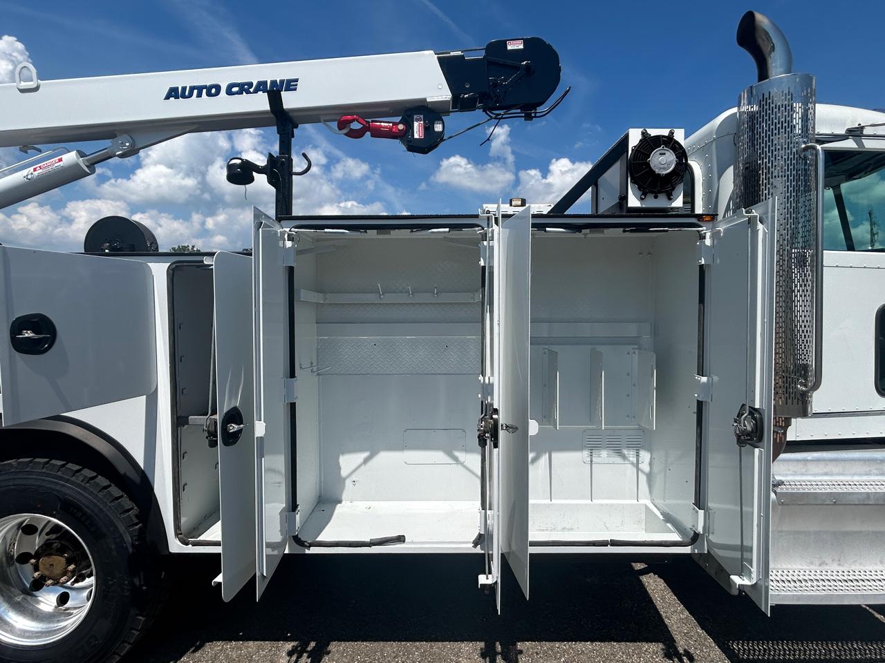 Peterbilt 337  2013