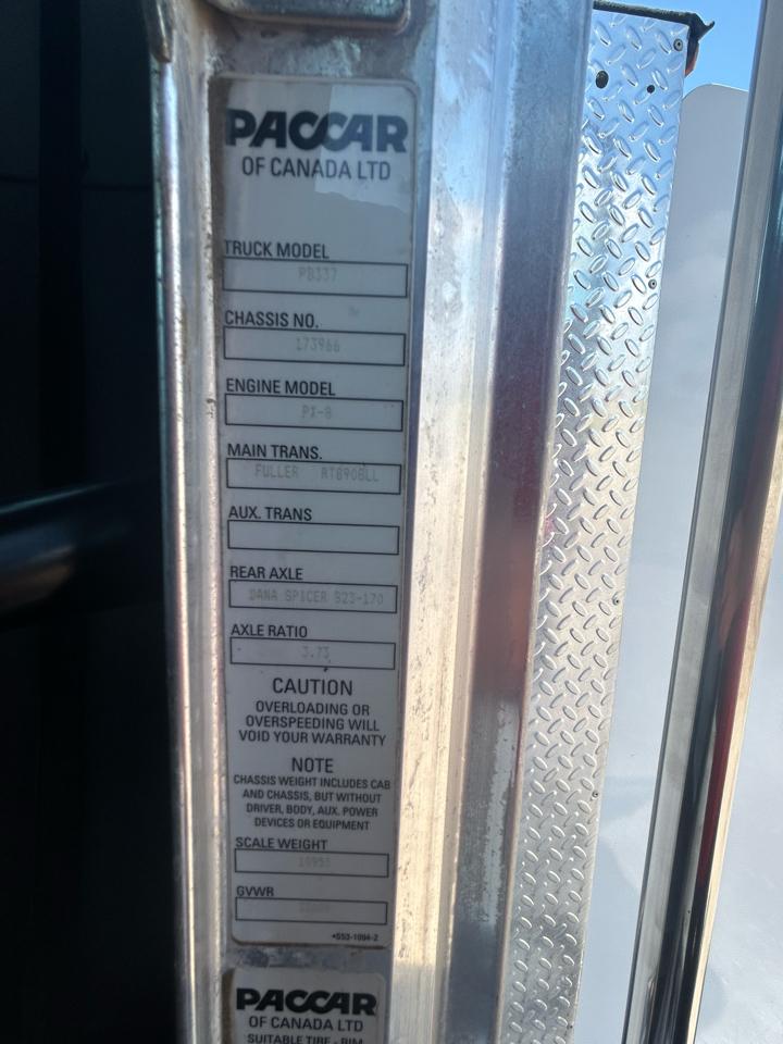 Peterbilt 337  2013
