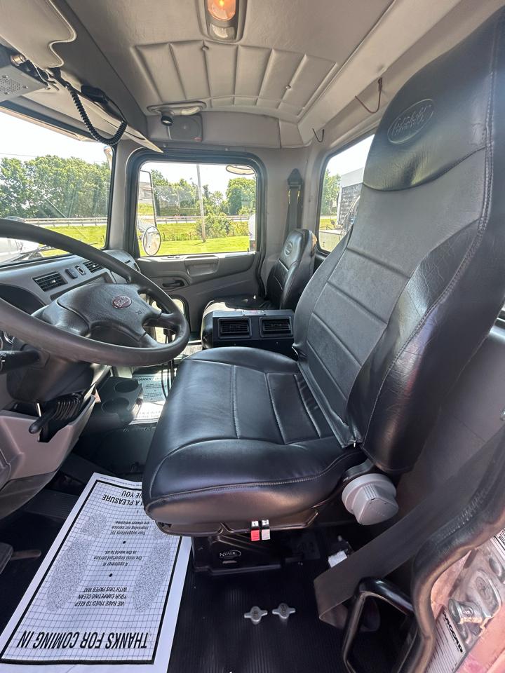 Peterbilt 337  2013