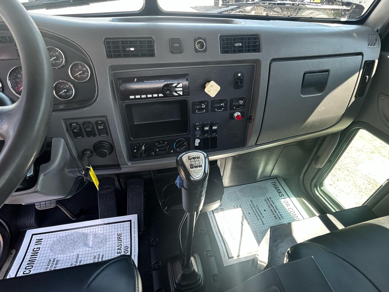 Peterbilt 337  2013