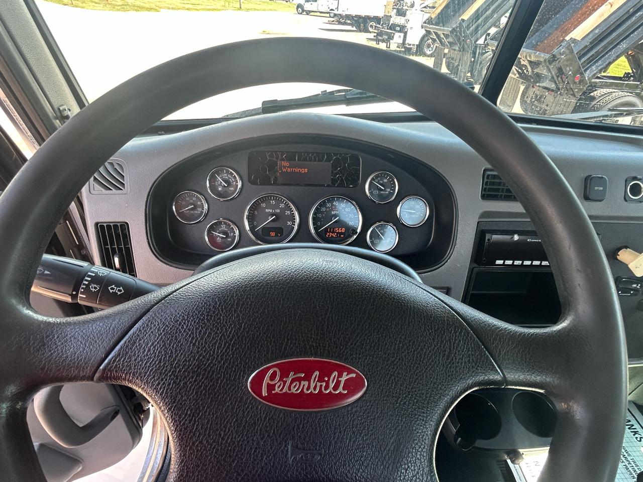 Peterbilt 337  2013