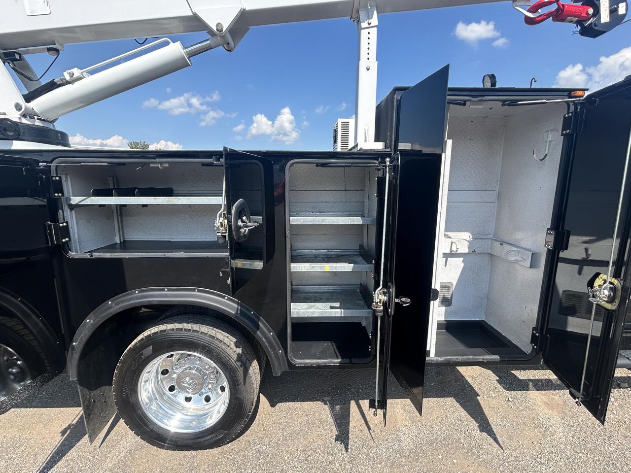 RAM 5500 Regular Cab 4WD 2025