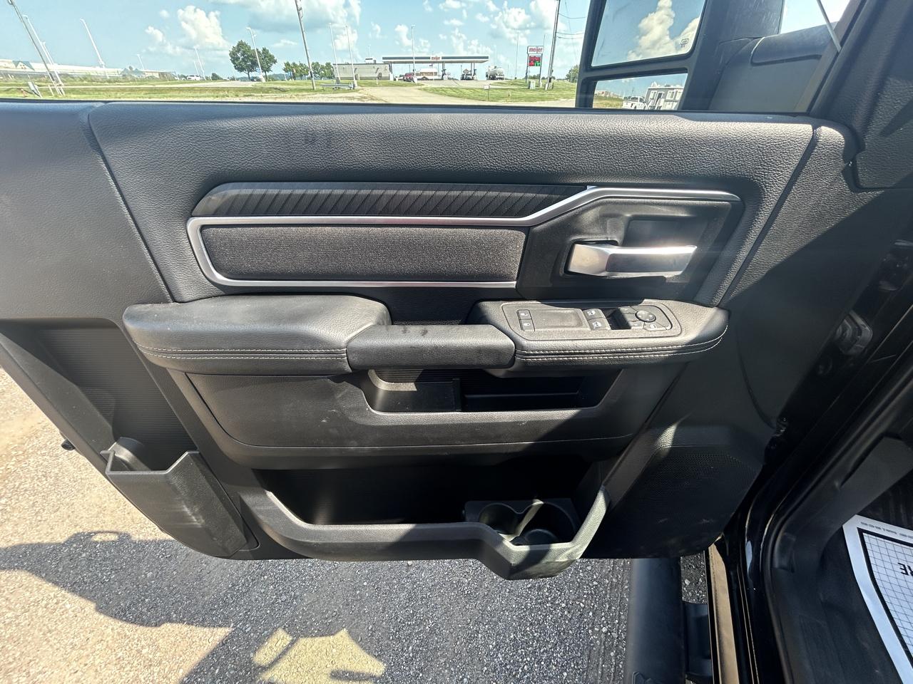 RAM 5500 Regular Cab 4WD 2025