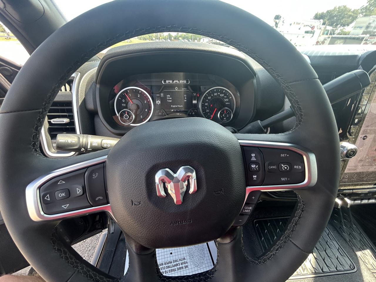 RAM 5500 Regular Cab 4WD 2025