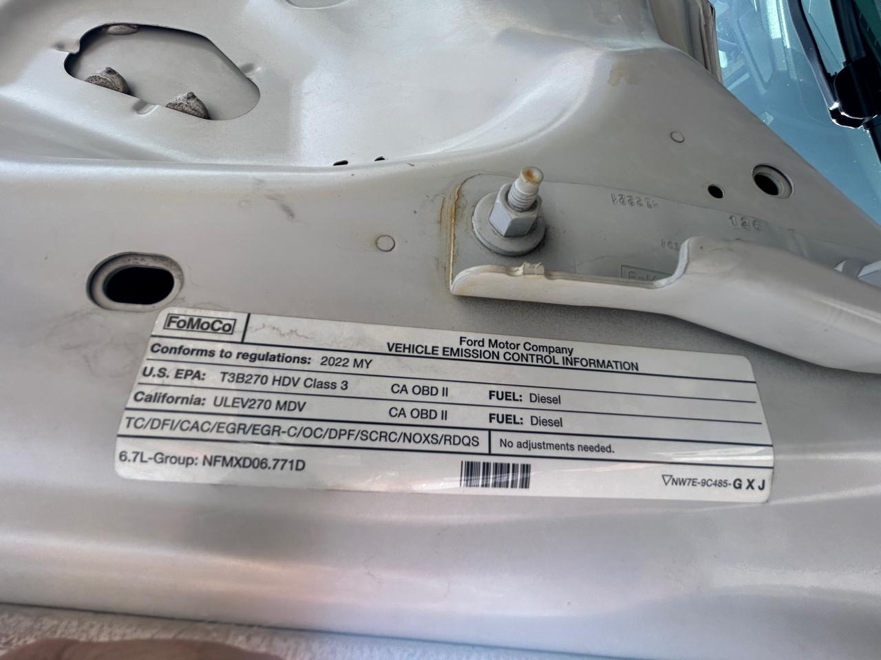 Ford Super Duty F-350 DRW 4WD Crew Cab 176" WB 60" CA Lariat 2022