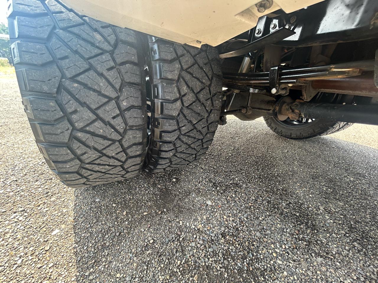 Ford Super Duty F-350 DRW 4WD Crew Cab 176" WB 60" CA Lariat 2022