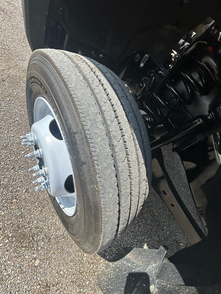 Ford Super Duty F-550 DRW XL 2WD Reg Cab 145" WB 60" CA 2017