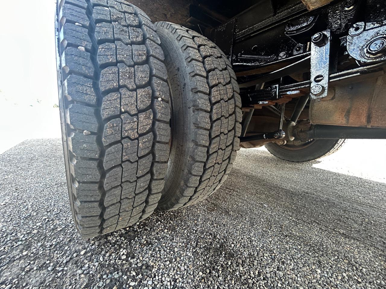 Ford Super Duty F-550 DRW XL 2WD Reg Cab 145" WB 60" CA 2017