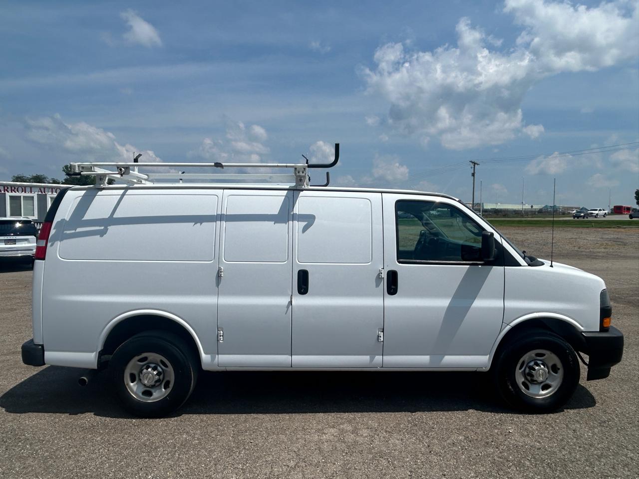 Chevrolet Express Cargo Van RWD 2500 135" 2023