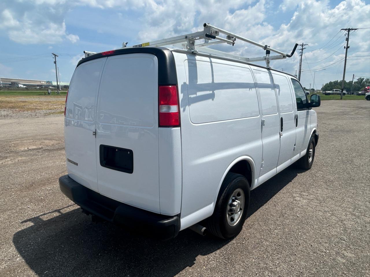 Chevrolet Express Cargo Van RWD 2500 135" 2023