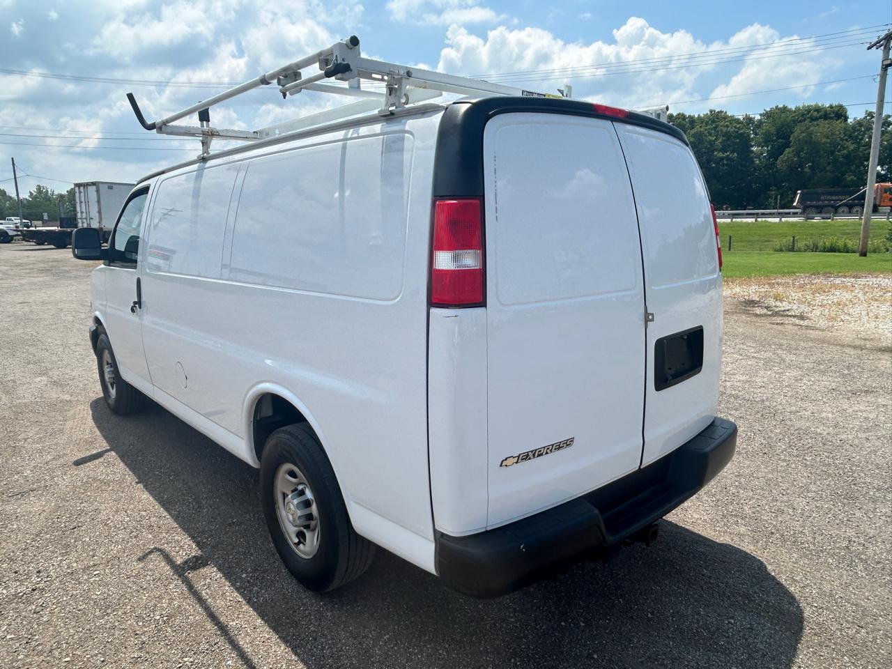 Chevrolet Express Cargo Van RWD 2500 135" 2023