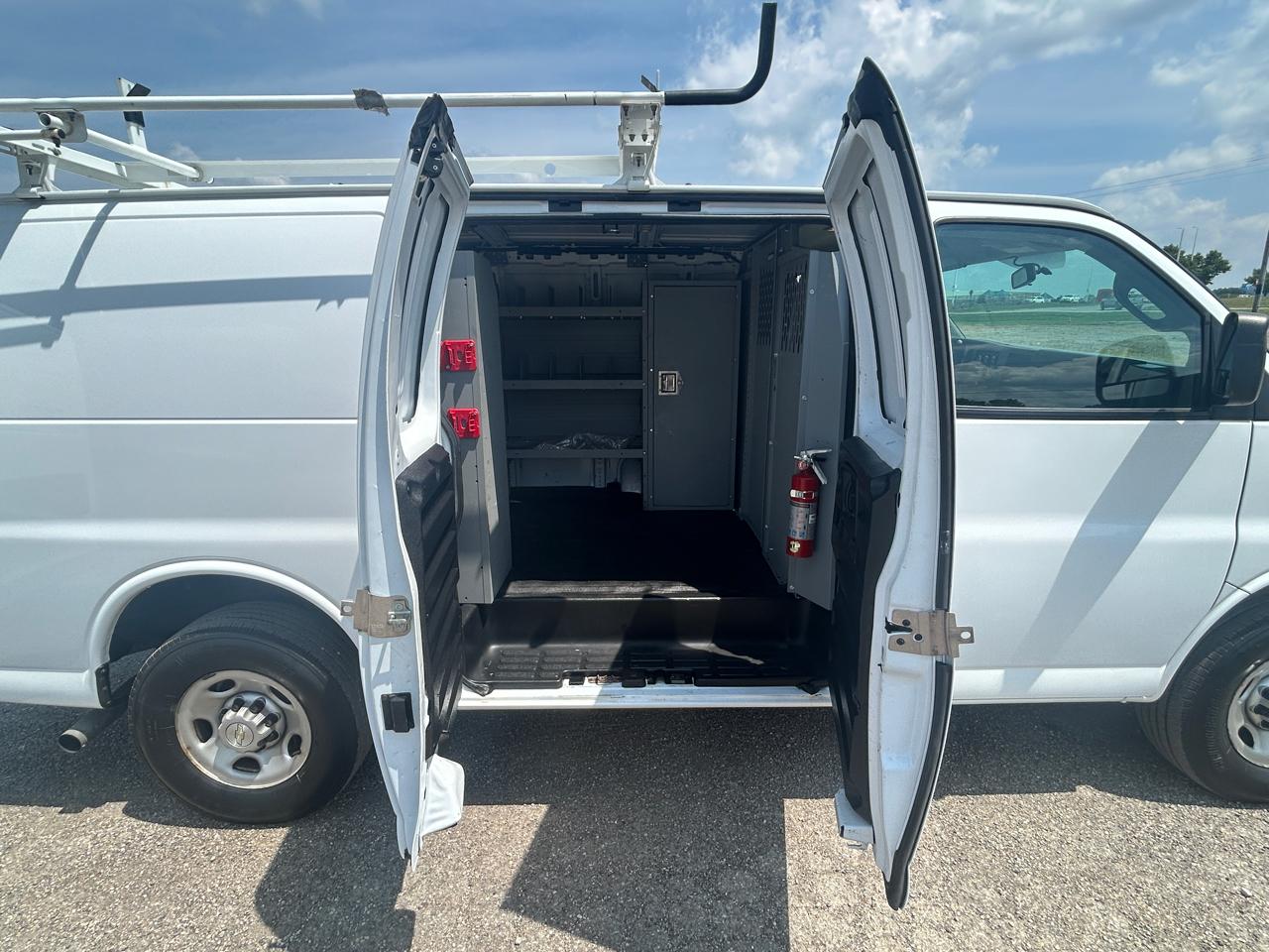 Chevrolet Express Cargo Van RWD 2500 135" 2023
