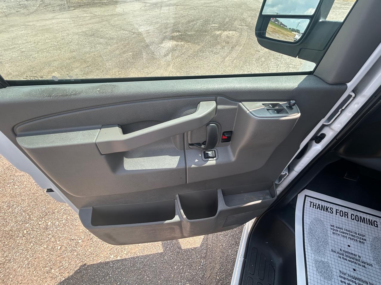 Chevrolet Express Cargo Van RWD 2500 135" 2023