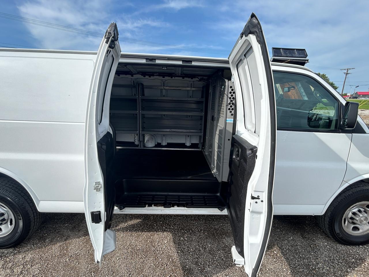 Chevrolet Express Cargo Van RWD 3500 155" 2019