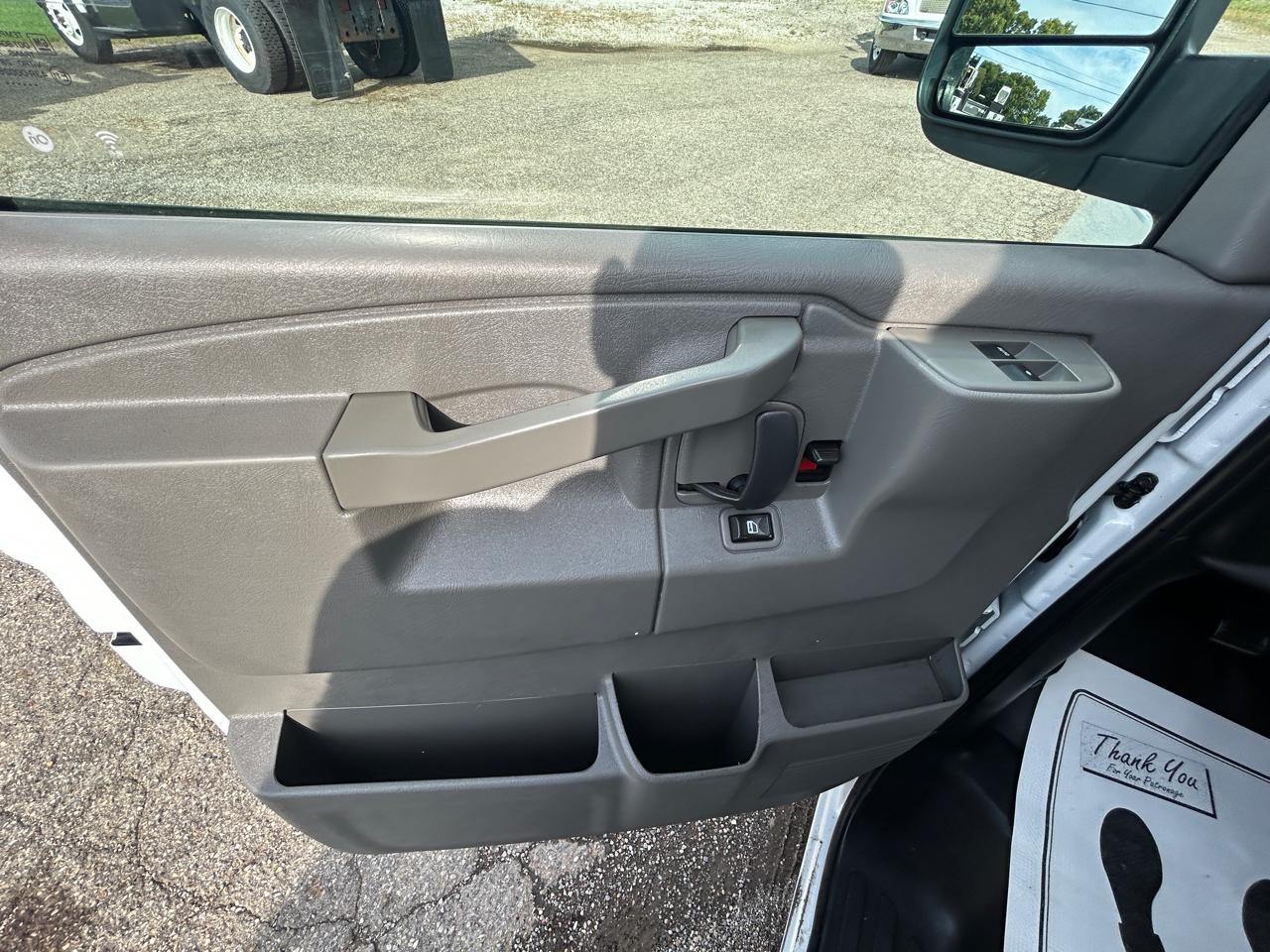 Chevrolet Express Cargo Van RWD 3500 155" 2019
