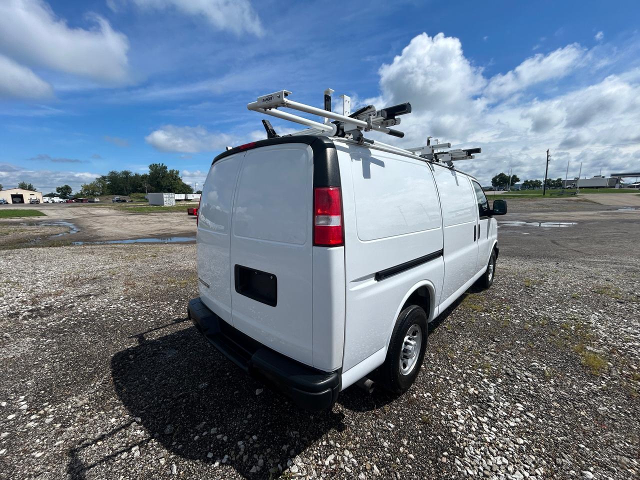 Chevrolet Express Cargo Van RWD 2500 135" 2018
