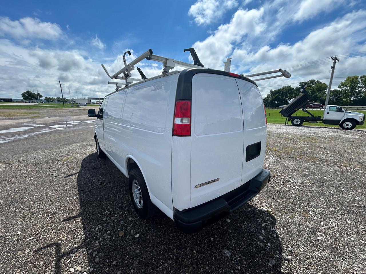Chevrolet Express Cargo Van RWD 2500 135" 2018