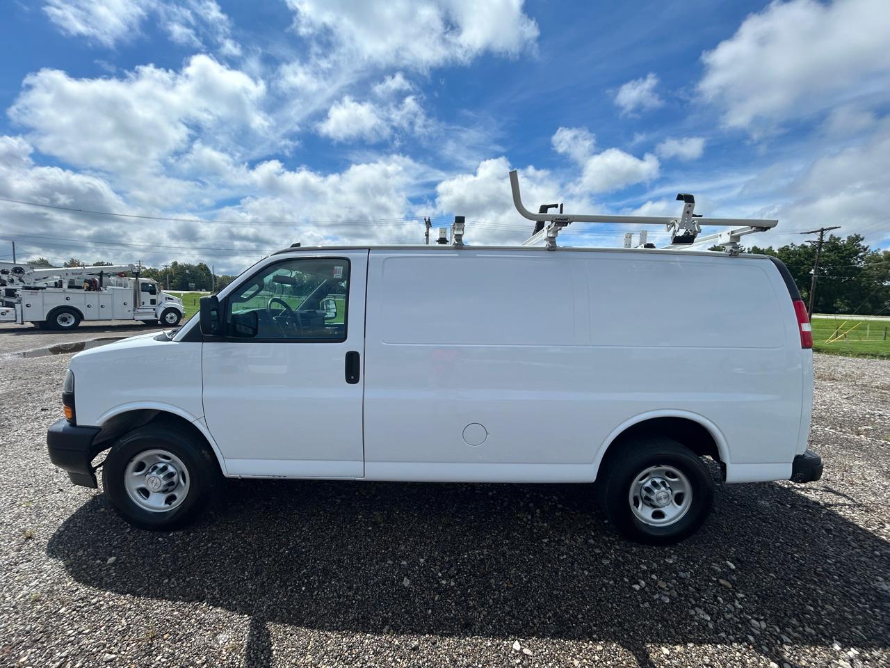 Chevrolet Express Cargo Van RWD 2500 135" 2018