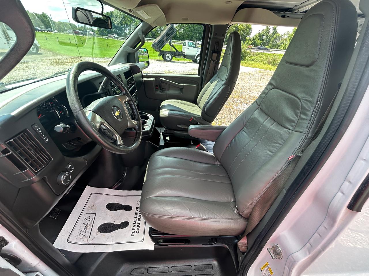 Chevrolet Express Cargo Van RWD 2500 135" 2018